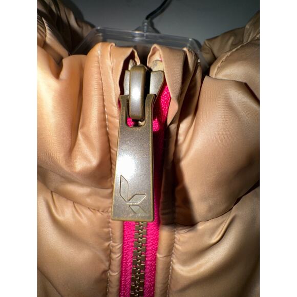 Koolaburra by UGG, M 10-12 Quilted Puffer Vest Cream Tan & Pink Trim and Pocket - Picture 4 of 10